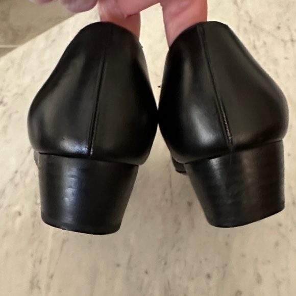 Salvatore Ferragamo Black Leather Heels with Bow - Picture 5 of 10